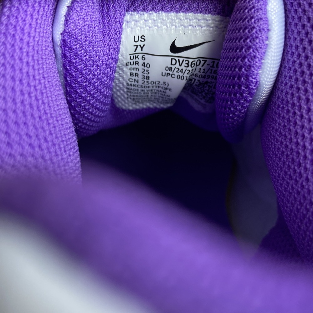 Nike Air Max 90 White Action Grape Women’s Size 8.5 Sneakers - Picture 11 of 13